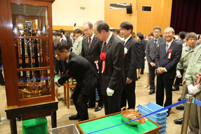 (写真)第148次製造貨幣大試験の様子1