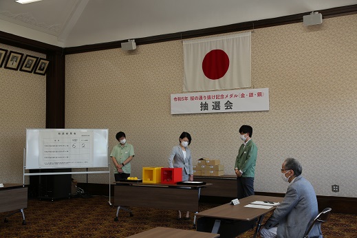 抽選会の写真