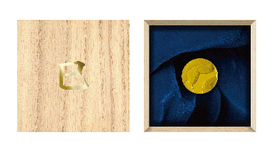 Image of 2025 Oriental Zodiac Pure Gold Medal (1/4 ounce) (SNAKE) Display Case